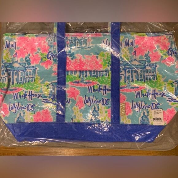 Lilly Loves DC Mercato Tote - Picture 13 of 13